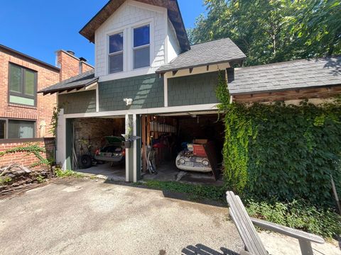 Tiny photo for 6957 N Hamilton Avenue, Chicago, IL 60645 (MLS # 12461461)