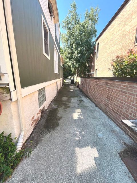 Tiny photo for 6957 N Hamilton Avenue, Chicago, IL 60645 (MLS # 12461461)