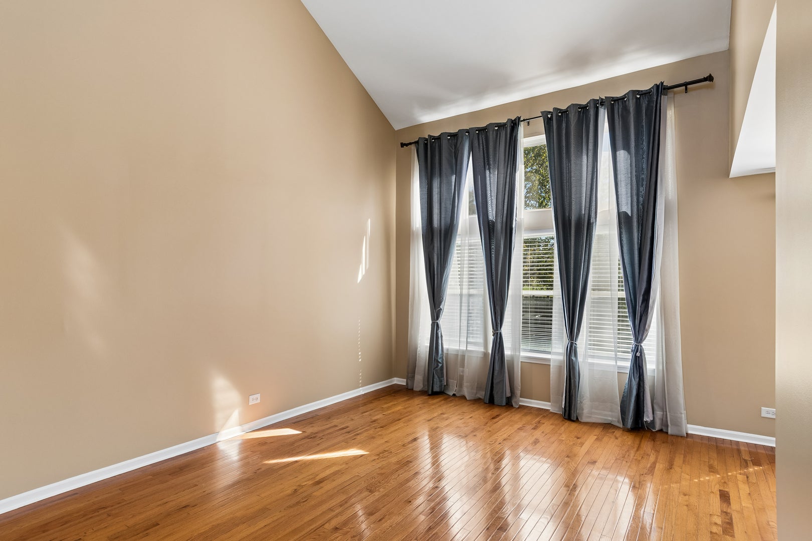 2504 Fairbanks Court