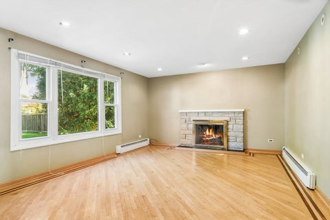 Tiny photo for 1310 E Ironwood Drive, Mount Prospect, IL 60056 (MLS # 12777953)