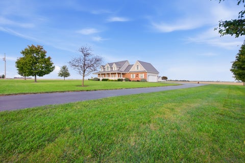 Tiny photo for 670 County Road 700, Sadorus, IL 61872 (MLS # 12774268)