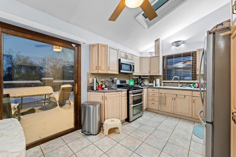 Tiny photo for Palos Hills, IL 60465 (MLS # 12629410)