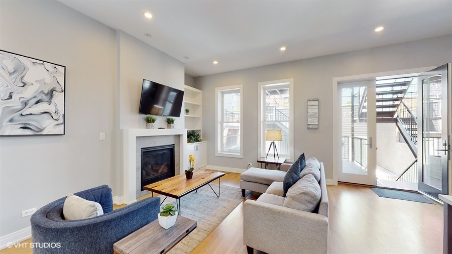 1630 W WARREN Boulevard 1