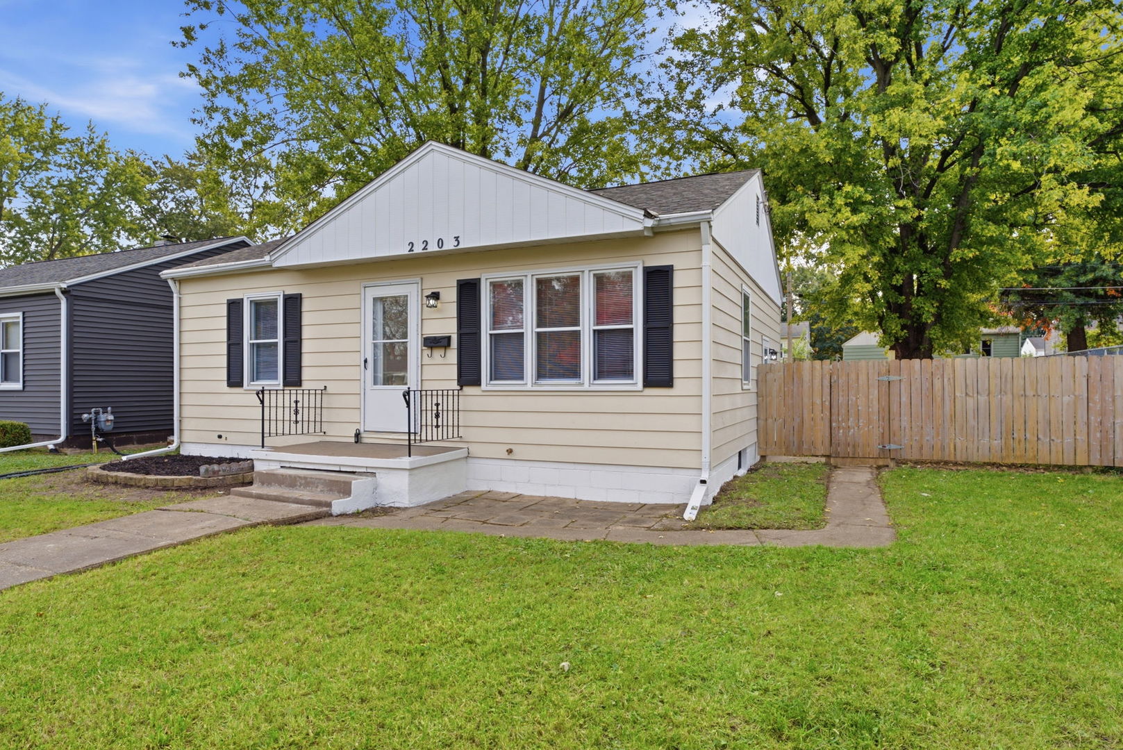 2205 Cody Street