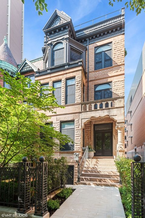 Photo of 1540 N Dearborn Parkway, Chicago, IL 60610 (MLS # 12417554)