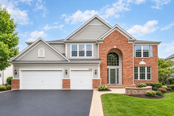 1575 MCCLELLAN DR, LINDENHURST, IL 60046 - Image 7ee934118a7d8ea4ceb94342c2bc2ad0/134371141