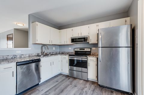 Tiny photo for 190 S Waters Edge Drive #302, Glendale Heights, IL 60139 (MLS # 12518831)