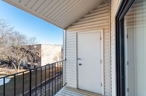 Tiny photo for 190 S Waters Edge Drive #302, Glendale Heights, IL 60139 (MLS # 12518831)