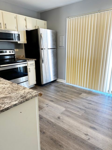 Tiny photo for 190 S Waters Edge Drive #302, Glendale Heights, IL 60139 (MLS # 12518831)