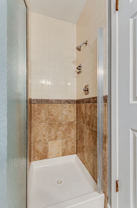 Tiny photo for 190 S Waters Edge Drive #302, Glendale Heights, IL 60139 (MLS # 12518831)