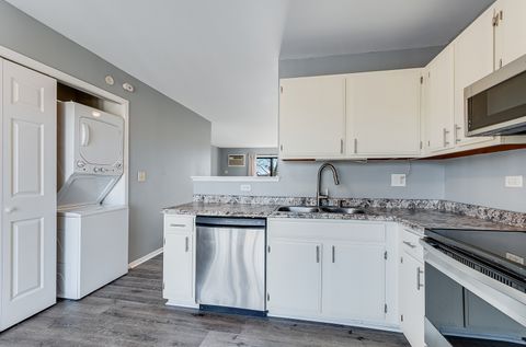 Tiny photo for 190 S Waters Edge Drive #302, Glendale Heights, IL 60139 (MLS # 12518831)