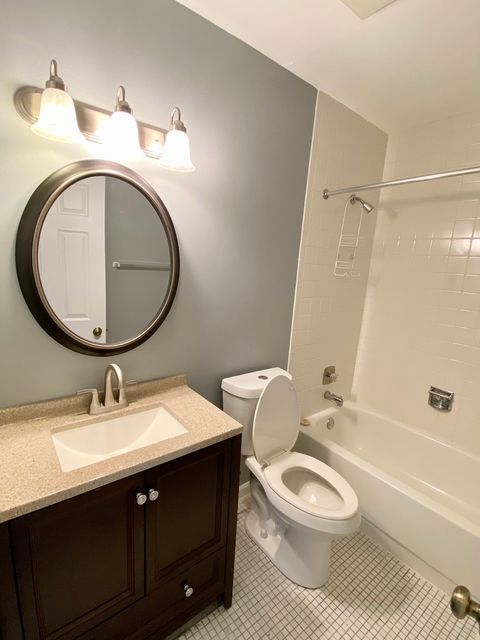 Tiny photo for 190 S Waters Edge Drive #302, Glendale Heights, IL 60139 (MLS # 12518831)