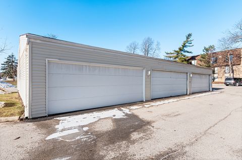 Tiny photo for 190 S Waters Edge Drive #302, Glendale Heights, IL 60139 (MLS # 12518831)