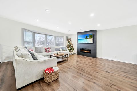 Tiny photo for 15923 Woodlawn East Avenue, South Holland, IL 60473 (MLS # 12533202)