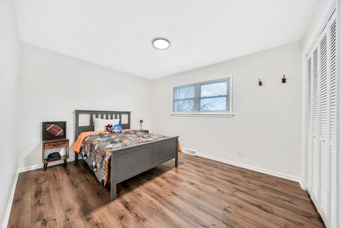 Tiny photo for 15923 Woodlawn East Avenue, South Holland, IL 60473 (MLS # 12533202)