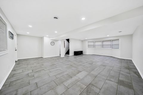 Tiny photo for 15923 Woodlawn East Avenue, South Holland, IL 60473 (MLS # 12533202)