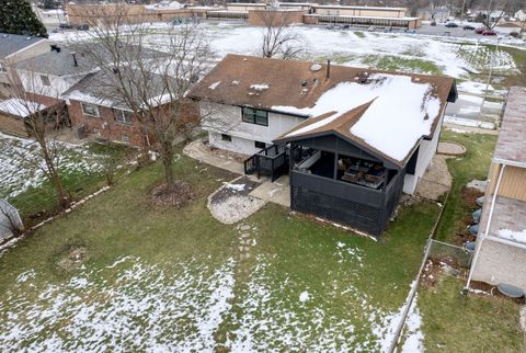 Tiny photo for 15923 Woodlawn East Avenue, South Holland, IL 60473 (MLS # 12533202)