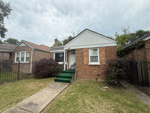 Photo of 9761 S Ingleside Avenue, Chicago, IL 60628 (MLS # 12471913)