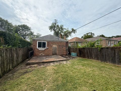 Tiny photo for 9761 S Ingleside Avenue, Chicago, IL 60628 (MLS # 12471913)