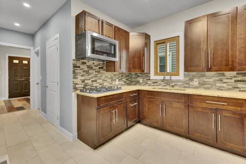 Tiny photo for 7527 S Chappel Avenue, Chicago, IL 60649 (MLS # 12714371)