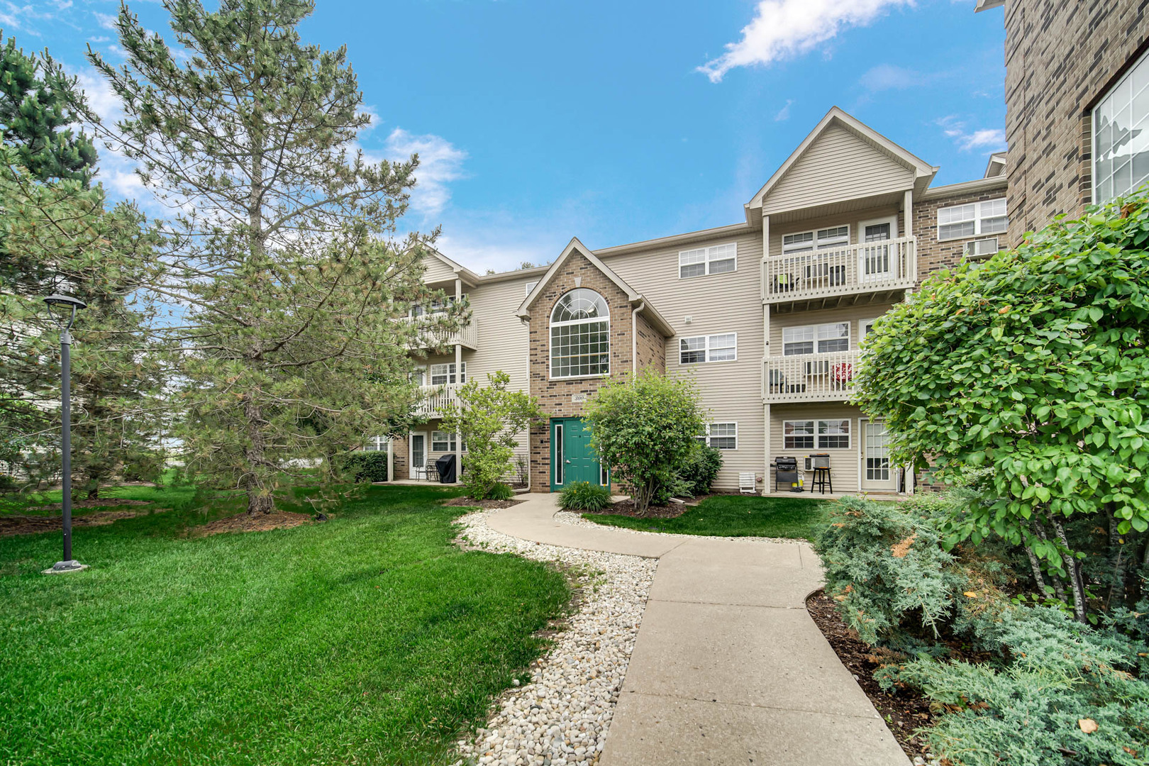300 Cunat Boulevard 2C
