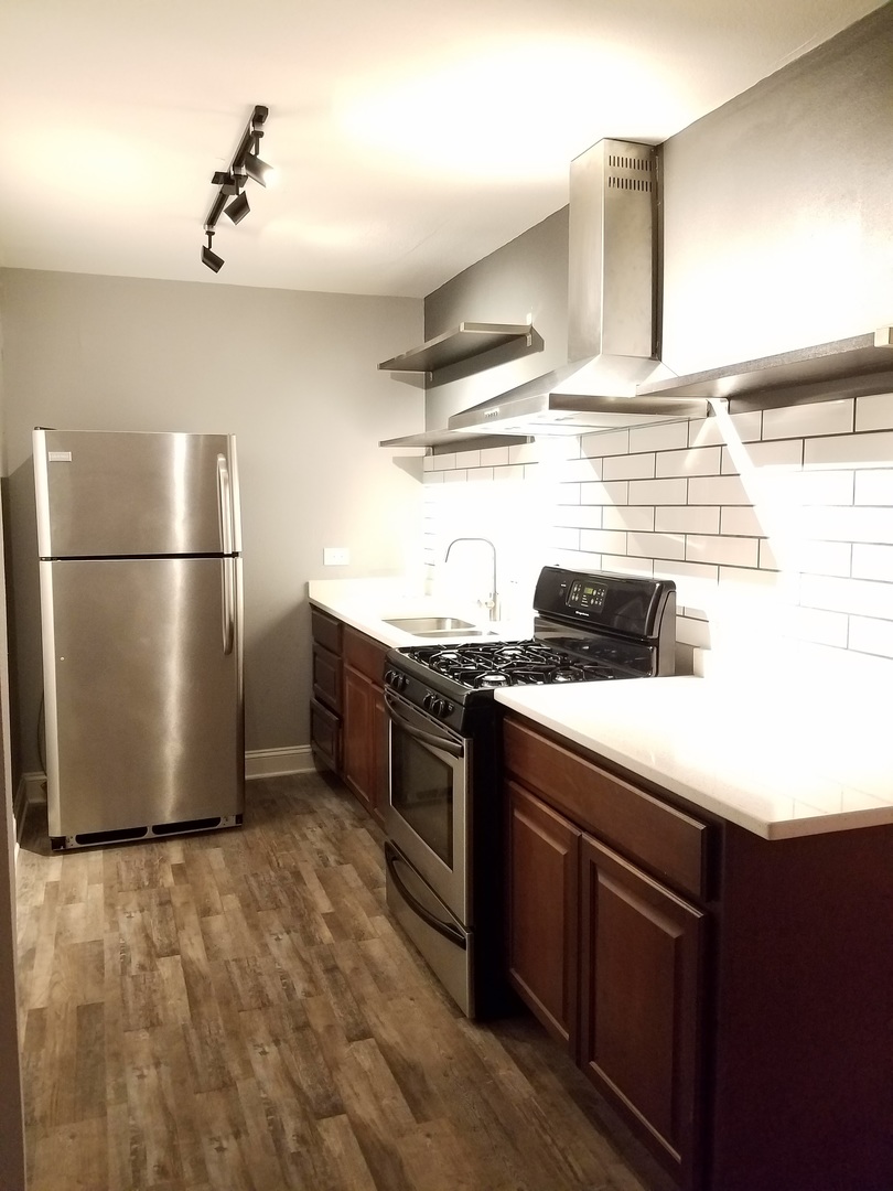 7854 S South Shore Drive 307