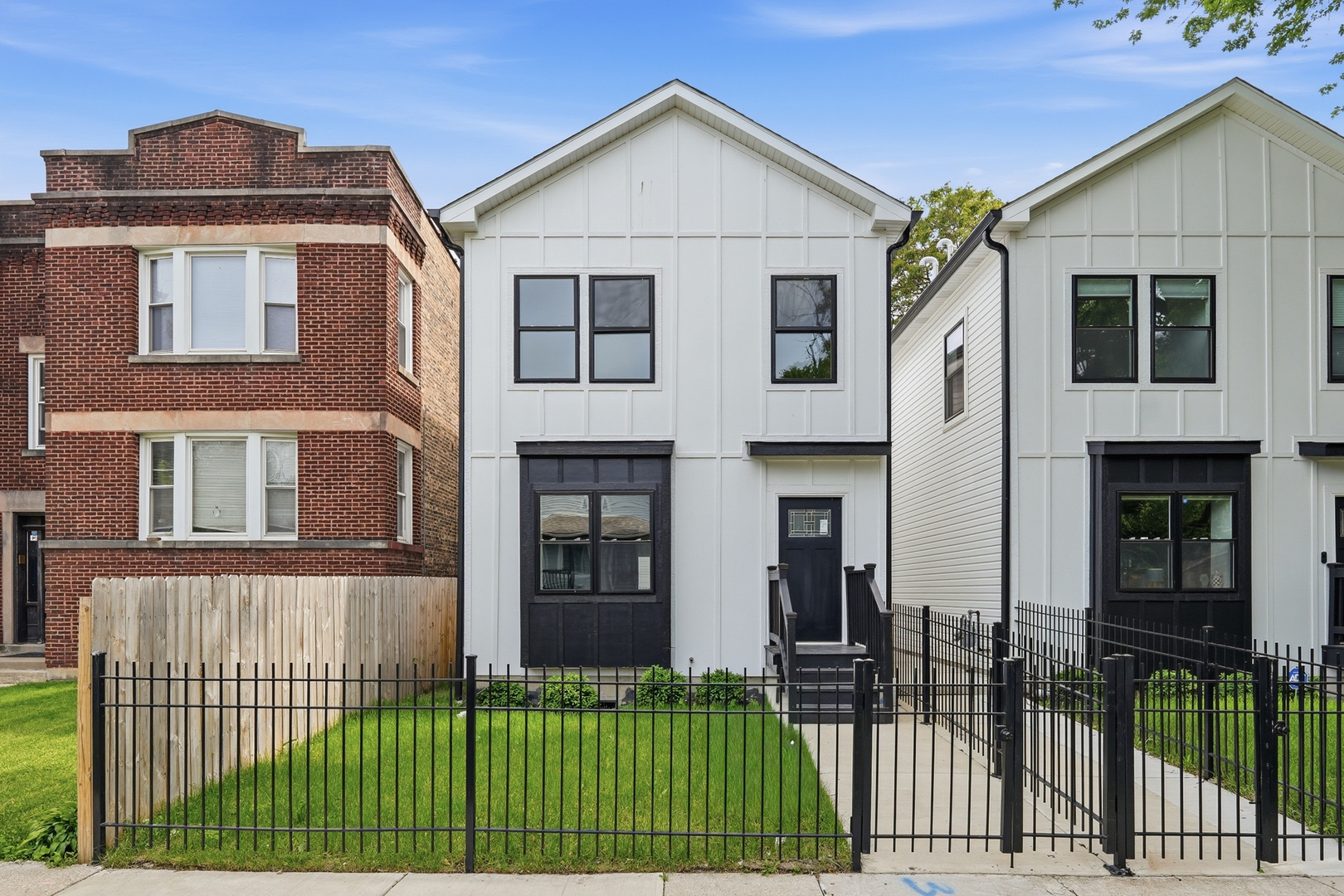 5729 W Ohio Street