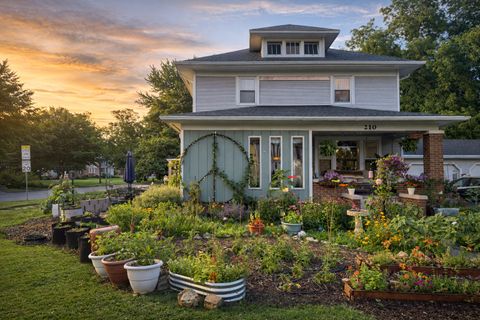 Photo of 210 6th Street, Mendota, IL 61342 (MLS # 12615625)