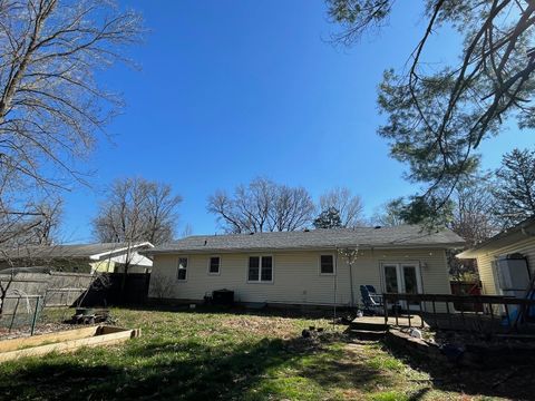 Tiny photo for 504 N Billy Bryan Street, Carbondale, IL 62901 (MLS # 12586291)