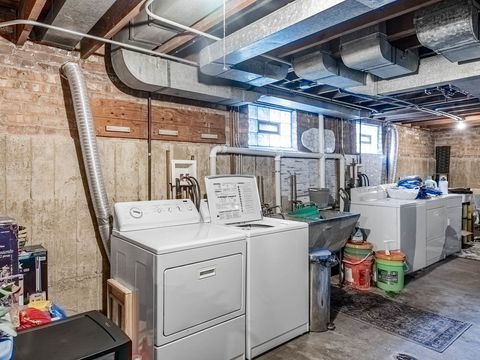 Tiny photo for 1038 Superior Street #1W, Oak Park, IL 60302 (MLS # 12626466)