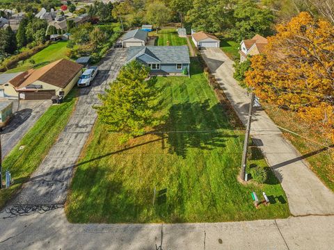 Tiny photo for 4661 S 72nd Street, Milwaukee, WI 53220 (MLS # 12507792)