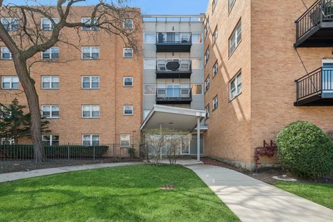 Tiny photo for 2501 W Bryn Mawr Avenue #305, Chicago, IL 60659 (MLS # 12621369)