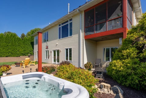 Tiny photo for 516 Randy Drive, Clinton, IA 52732 (MLS # 12744280)