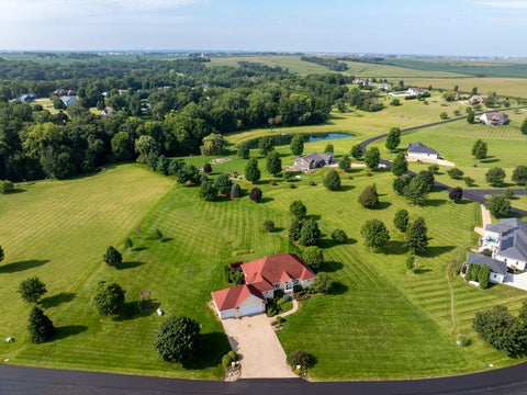 Photo of 516 Randy Drive, Clinton, IA 52732 (MLS # 12744280)