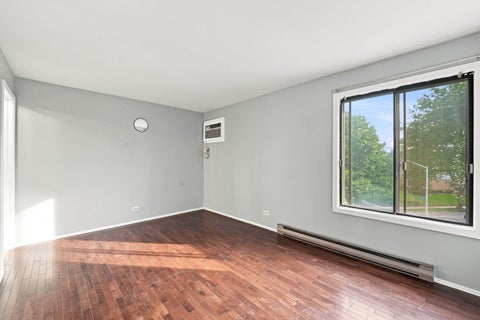 Tiny photo for 700 N Briar Hill Lane #5, Addison, IL 60101 (MLS # 12738806)
