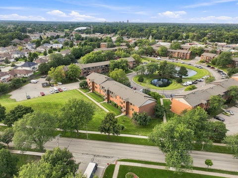 Tiny photo for 700 N Briar Hill Lane #5, Addison, IL 60101 (MLS # 12738806)