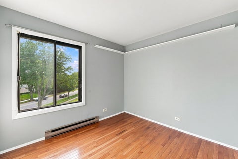 Tiny photo for 700 N Briar Hill Lane #5, Addison, IL 60101 (MLS # 12738806)