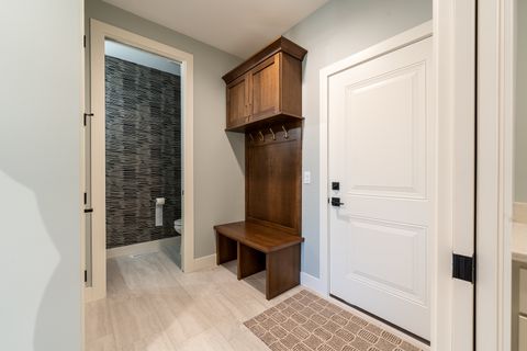 Tiny photo for 5127 Oak Ridge Court, Bettendorf, IA 52722 (MLS # QC4263578)