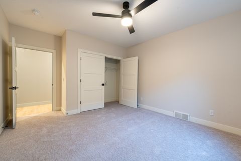 Tiny photo for 5127 Oak Ridge Court, Bettendorf, IA 52722 (MLS # QC4263578)