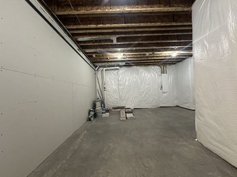 Tiny photo for 5127 Oak Ridge Court, Bettendorf, IA 52722 (MLS # QC4263578)