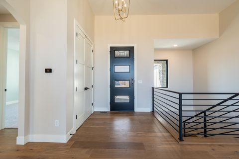 Tiny photo for 5127 Oak Ridge Court, Bettendorf, IA 52722 (MLS # QC4263578)