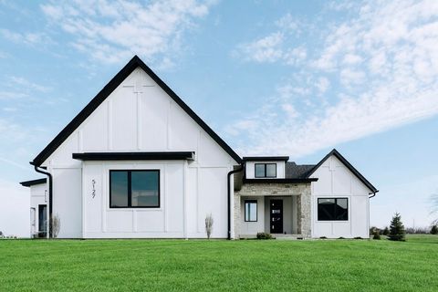 Photo of 5127 Oak Ridge Court, Bettendorf, IA 52722 (MLS # QC4263578)