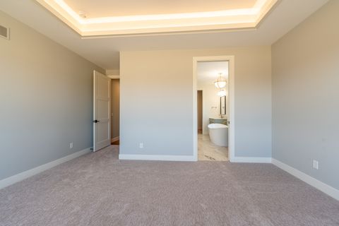 Tiny photo for 5127 Oak Ridge Court, Bettendorf, IA 52722 (MLS # QC4263578)