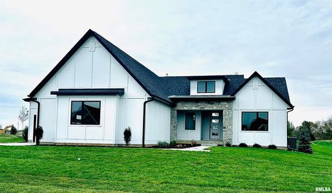 Photo of 5127 OAK RIDGE Court, Bettendorf, IA 52722 (MLS # QC4263578)