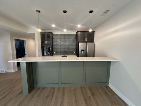 Tiny photo for 5127 Oak Ridge Court, Bettendorf, IA 52722 (MLS # QC4263578)