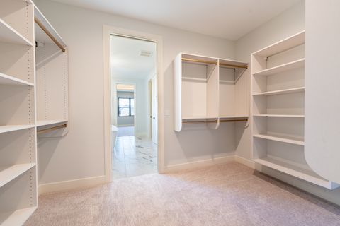 Tiny photo for 5127 Oak Ridge Court, Bettendorf, IA 52722 (MLS # QC4263578)