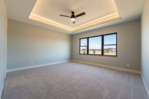 Tiny photo for 5127 Oak Ridge Court, Bettendorf, IA 52722 (MLS # QC4263578)