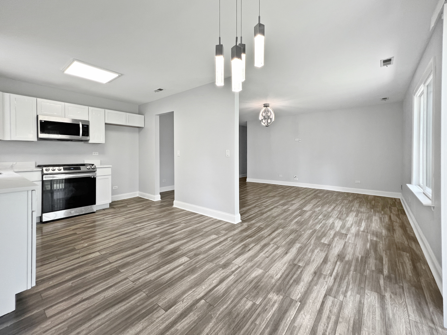 24W500 Seabrook Court
