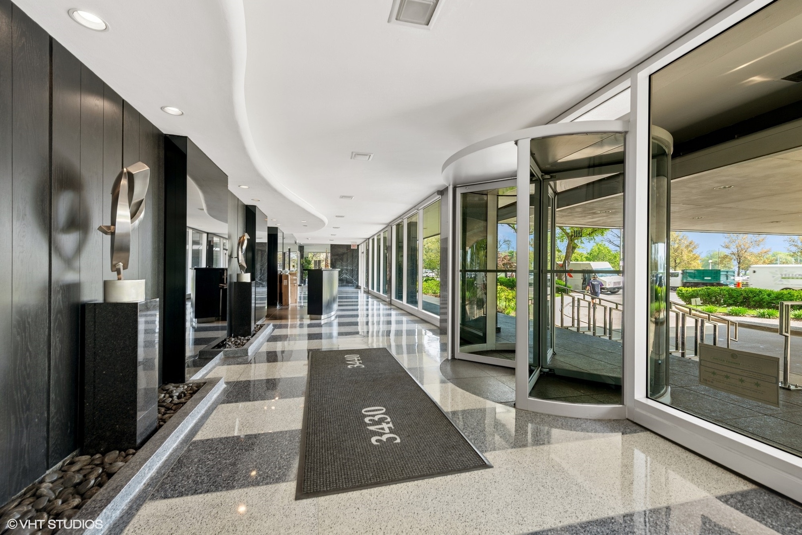 3430 N Lake Shore Drive 18M