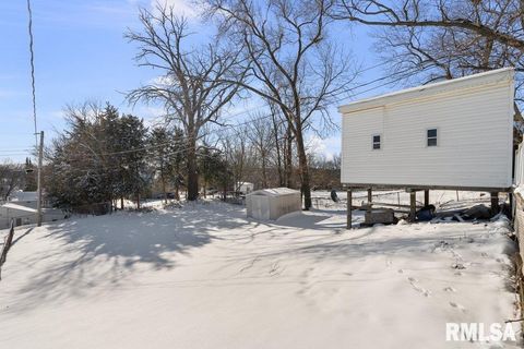 Tiny photo for 3139 W 1ST Street, Davenport, IA 52804 (MLS # QC4270090)